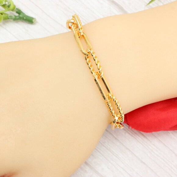 "Trendy Handmade Bracelet – A Thoughtful Gift for Girls & Women | UNVRC1584 - Picture 6 of 10